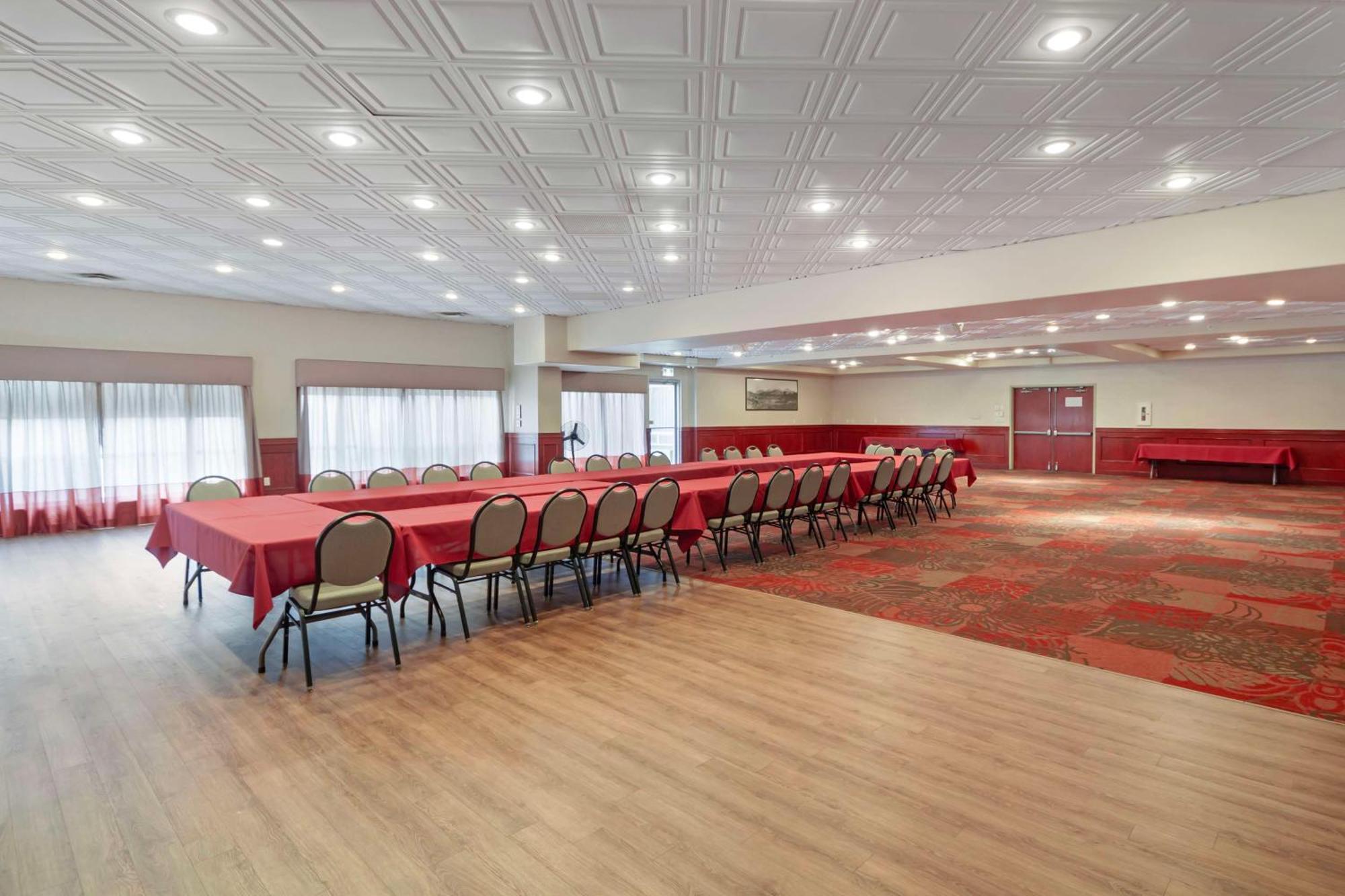 Best Western High Road Inn Едсон Екстер'єр фото